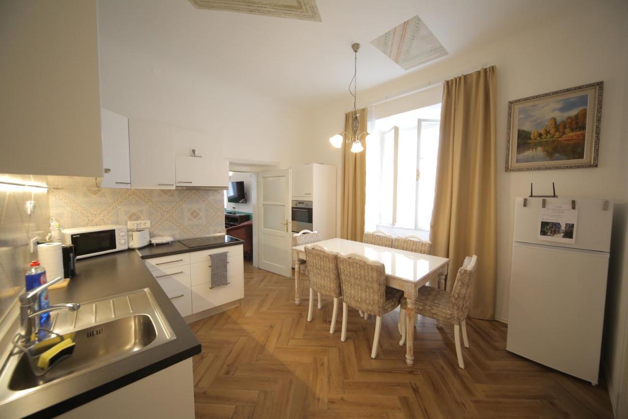 Vitez Apartment I Любляна Экстерьер фото